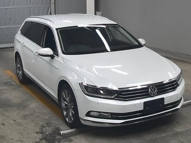 608 Volkswagen Passat variant 3CCZE 2018 г. (ZIP Tokyo)